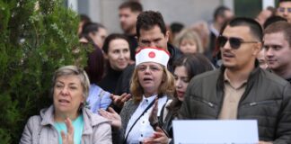 Студенти по медицина, бъдещи лекари и медицински сестри и здравни работници настояха за адекватни условия на труд и достойни възнаграждения на протест в София