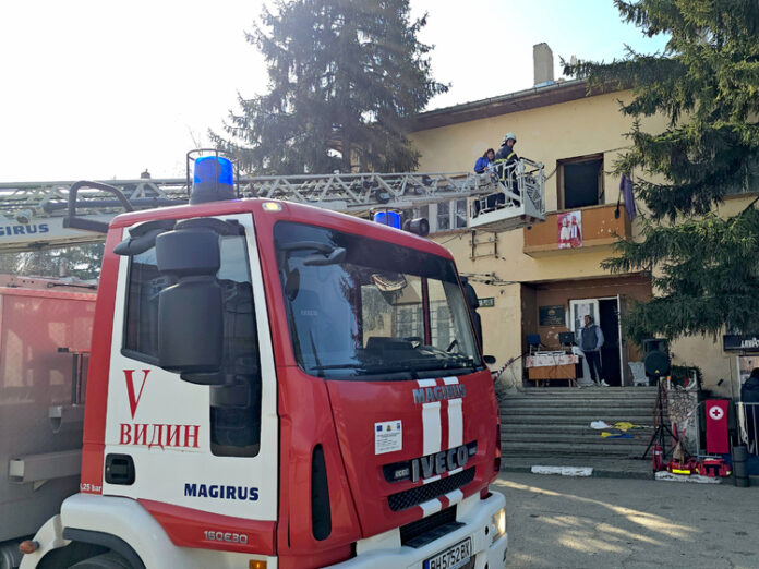 Трима души са пострадали при пожари през последното денонощие, един е загинал