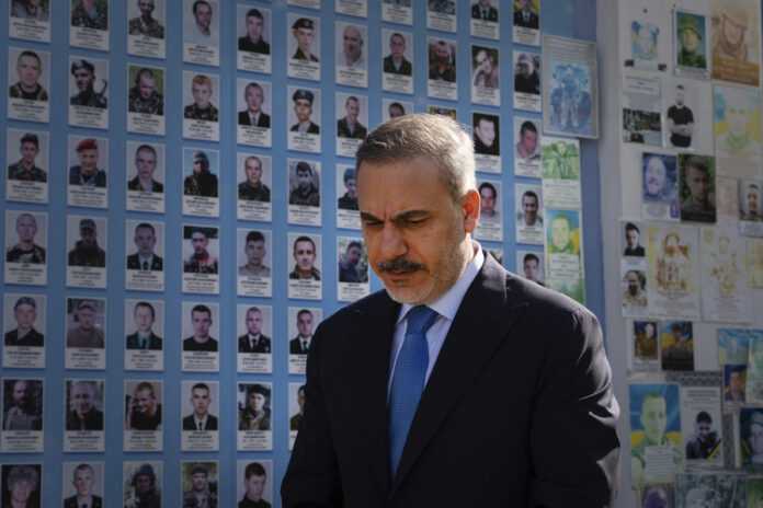 Турция предлага да е домакин на среща на лидерите на Турция предлага да е домакин на среща на лидерите на САЩ, Русия и Украйна