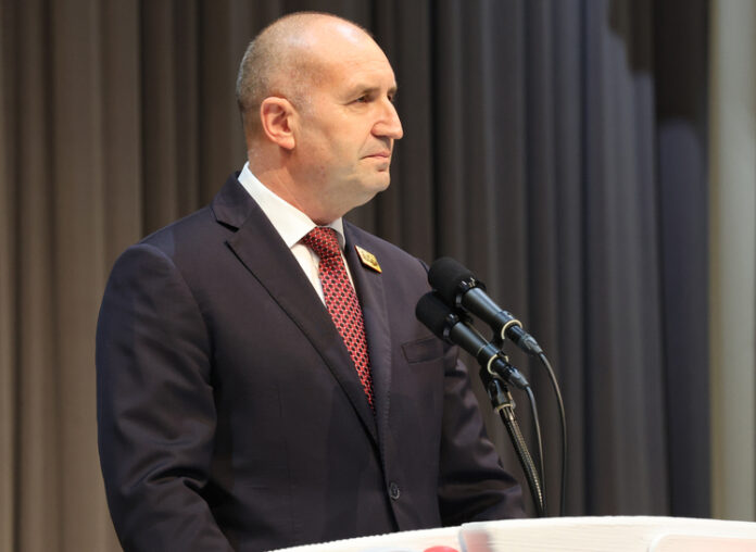 Участието ни на изложението в Осака ще покаже съвременния образ Участието ни на изложението в Осака ще покаже съвременния образ на България като регионален иновационен хъб, каза президентът Румен Радев