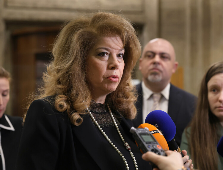 СподелиВицепрезидентът Илияна Йотова ще участва в тържествата по случай Деня