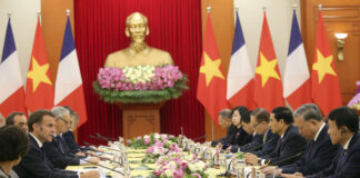 Виетнам сключи споразумение с Франция за закупуването на 20 самолета "Еърбъс", както и още редица двустранни договори