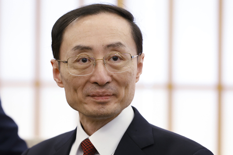 СподелиЗаместник външният министър на Китай Сун Вейдун е провел среща