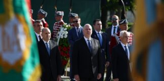 Водосвет на бойните знамена и знамената светини се състоя в Деня на храбростта