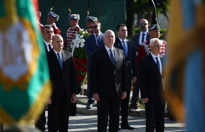 Водосвет на бойните знамена и знамената светини се състоя в Деня на храбростта