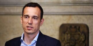 Всеки ден близо 64 хиляди ученици разчитат на обществения транспорт в София, за да стигнат до училище, заявява кметът Васил Терзиев