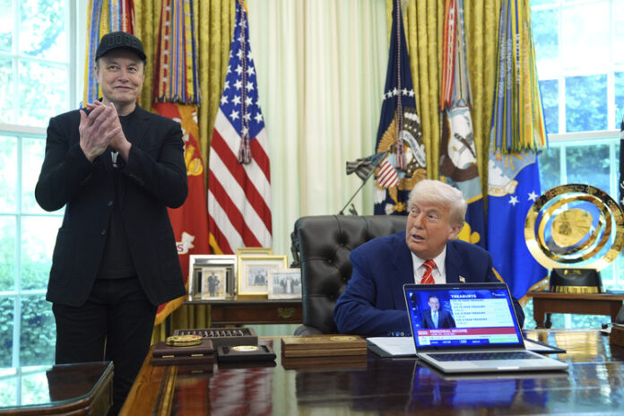 Започна пресконференцията на Тръмп и Мъск; президентът на САЩ заяви, че е щастлив от съдебните решения за въведените от него мита