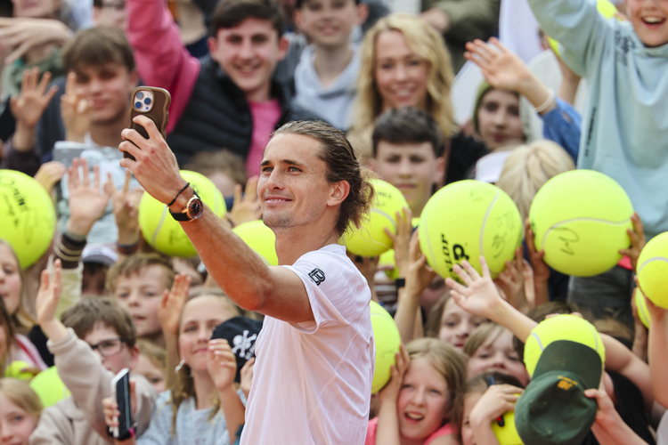 СподелиБившите титулувани тенисисти Александър Зверев Германия и Андрей Рубльов Русия
