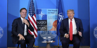 Президентът на САЩ Доналд Тръмп и генералният секретар на НАТО Марк Рюте говорят пред медиите в Хага