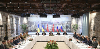 Кадър от първия кръг на преките руско-украински преговори в Истанбул, 16 май