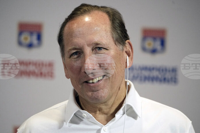 Американският бизнесмен Джон Текстър обяви, че се оттегля от управленската си роля в Олимпик Лион