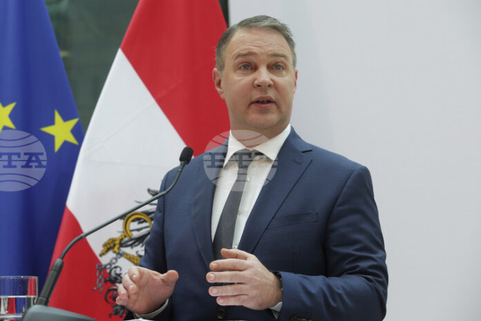 АПА: Австрийският вицеканцлер иска европейско решение за налагане на възрастова граница за ползване не социални мрежи