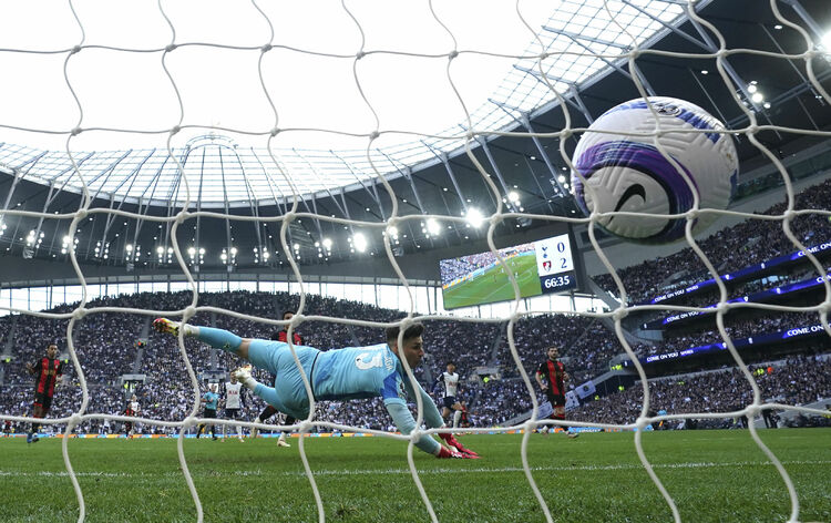 СподелиРъководството на Арсенал английски футболен клуб разглежда възможността да привлече