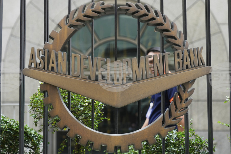 СподелиКредитите отпускани от Азиатската банка за развитие ADB на Китай