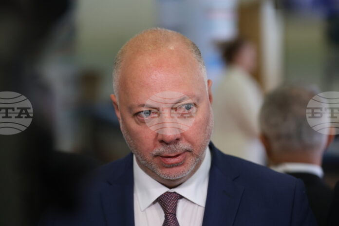 Българската делегация за срещата на върха на НАТО в Хага пристигна в Нидерландия