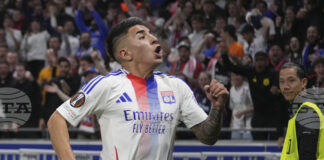 Бенфика преговаря за аржентинския халф на Олимпик Лион Тиаго Алмада