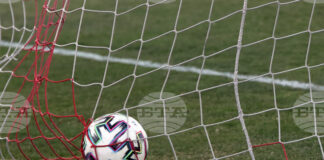 Бившият нападател на Ливърпул Дирк Кайт ще ръководи отбор от втора дивизия на Нидерландия