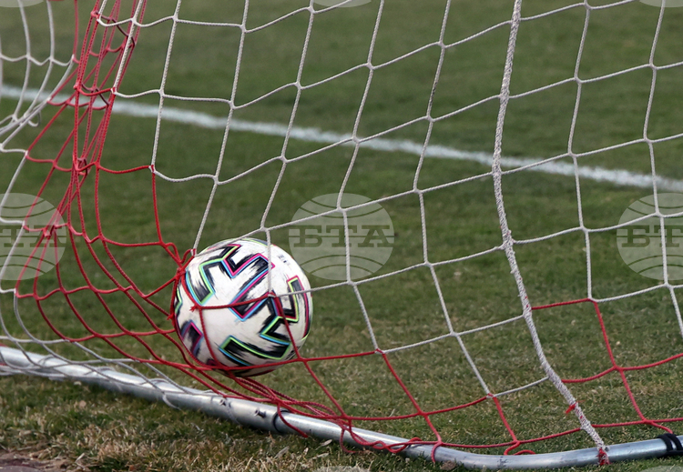 СподелиДирк Кайт бивш нападател на Ливърпул бе назначен за старши