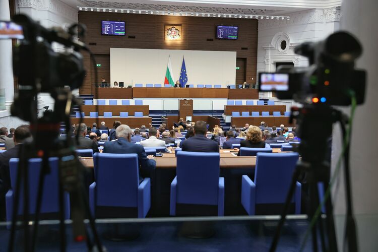 СподелиДнешното заседание на Народното събрание ще започне с блиц контрол