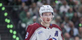 Бранителят на Колорадо Авеланш Кейл Макар е носител на "Джеймс Норис Трофи" за втори път в кариерата си