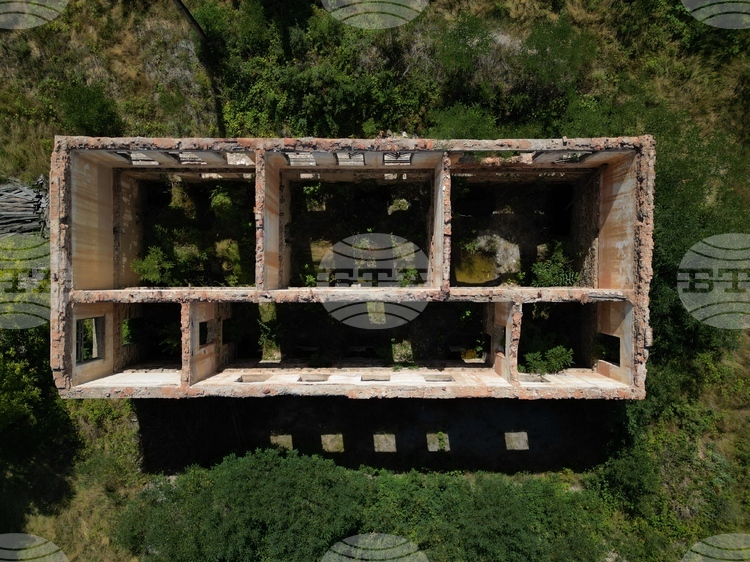 СподелиВ момента се извършва обстойна проверка и преди да се