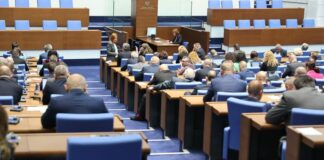 Депутатите да обсъдят откриването на процедура за избор на управител и подуправител на НОИ, предвижда проектопрограмата на парламента