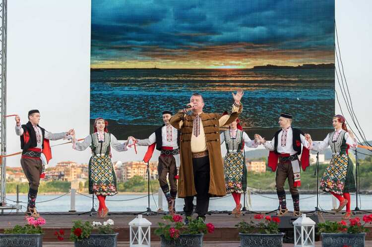 СподелиДнес започва вторият ден на Четиринадесетия международен фолклорен фестивал Странджа