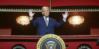 Доналд Тръмп ще гледа „Клетниците“ в обновения Център „Кенеди“