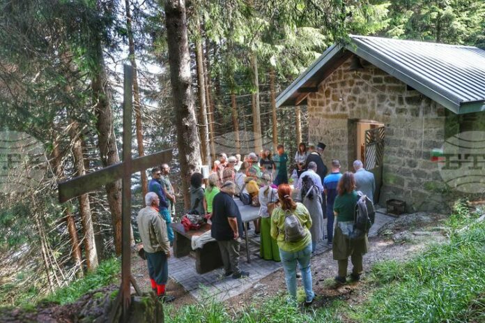 ДОПЪЛНЕНА
                                                                                                "Малки крачки по пътя на вярата" ще можем да направим по поклонническия път "Рилският Чудотворец" на 1 август