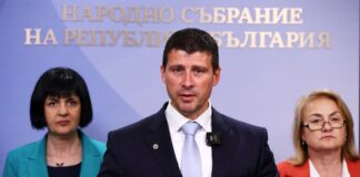 ЕС прие концепцията "ново начало" и си затвори очите към мафията, която е завладяла България, каза Ивелин Михайлов от "Величие"