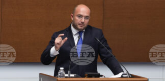 Физическо лице ще може да обявява несъстоятелност, ако повече от 12 месеца не може да плаща дълг от над 10 минимални работни заплати, реши парламентът