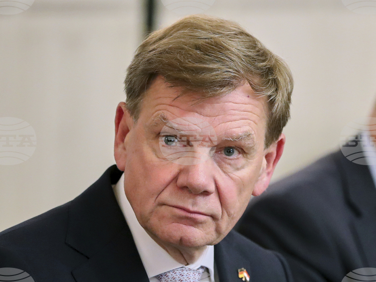 СподелиГерманският министър на външните работи Йохан Вадефул съобщи че Германия