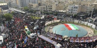 Хиляди излязоха по улиците на Техеран за погребението на иранските военни командири и ядрени физици, убити при израелските удари