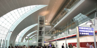 Хиляди пътници са блокирани на летищата в Доха и Дубай след забавяния и отмяна на полети заради конфликта в Близкия изток