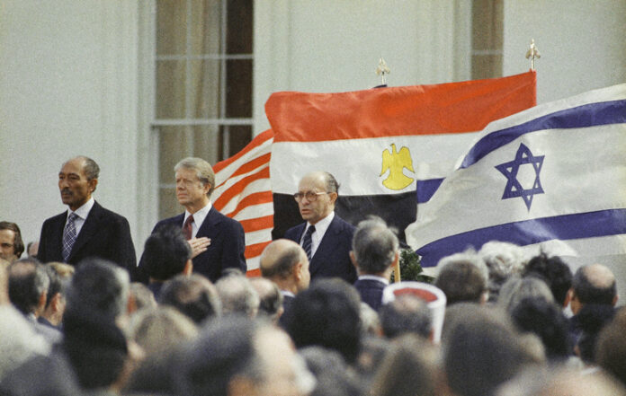 Иран сменя името на улица, кръстена на един от убийците на Ануар Садат, на фона на затопляне на отношенията с Египет