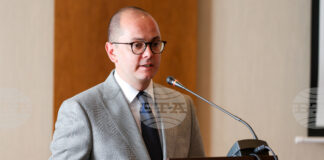 IV Балкански бизнес форум в Банско
                                                                                                С промените в Закона за насърчаване на инвестициите инициативите на бизнеса ще се развиват по-ускорено, заяви зам.-министър Красимир Якимов