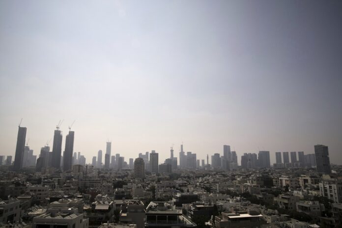 Консулската служба при дипломатическата мисия в Тел Авив отменя редовния прием на граждани до сряда,съобщават от българското посолство в Израел