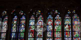 Макетите на новите стъклописи на катедралата "Нотр Дам" в Париж ще бъдат представени през декември