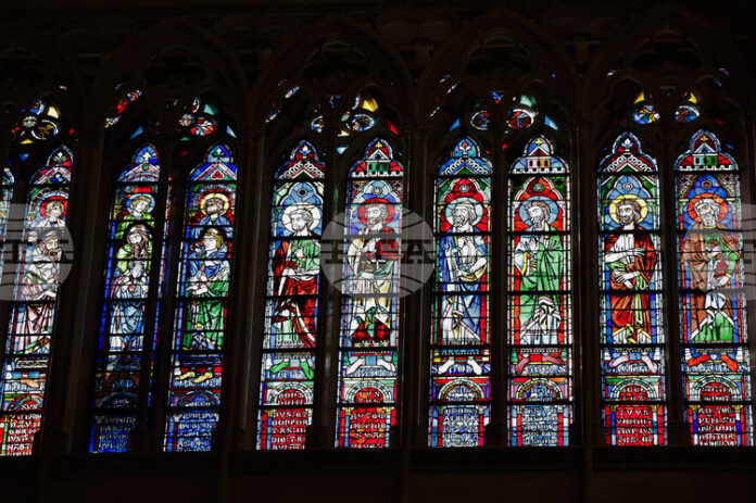 Макетите на новите стъклописи на катедралата "Нотр Дам" в Париж ще бъдат представени през декември