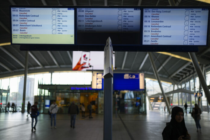 Мащабна стачка ще засегне трафика по железопътната мрежа на Нидерландия в петък