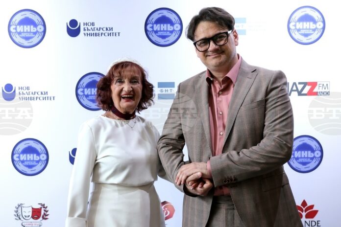 Мими Николова прокарва тънка, западна нишка, която показва красотата на музиката, каза за БТА министърът на културата Мариан Бачев