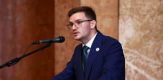 На младите трябва да се погледне като ресурс, който може да движи посоката на обществото, каза Атанас Радев