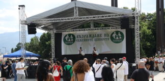 Народни певци и детски танцови състави се включиха в концерта „Традициите на бъдещето“