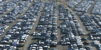 Настроенията в германската автомобилна индустрия продължават да се влошават през май, сочи проучване на "Ифо"