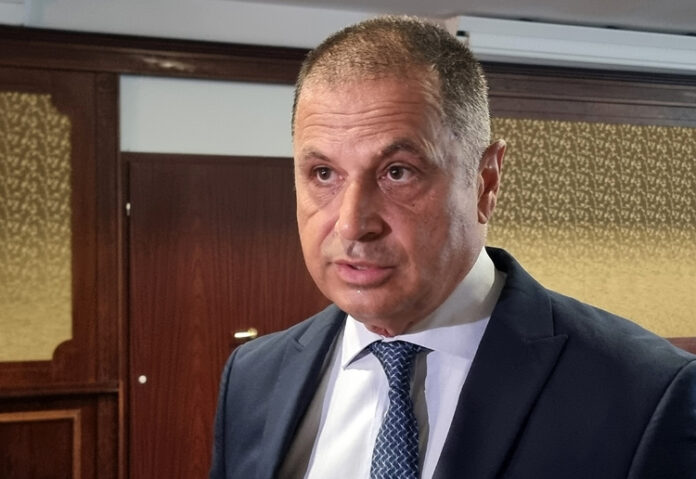 Нужна е държавна политика за стимулиране на сезонната заетост, смята Веселин Данев от Българската хотелска асоциация