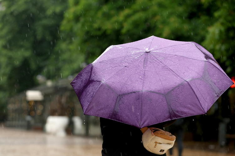 СподелиДнес от югозапад на изток североизток ще се развива мощна купесто дъждовна