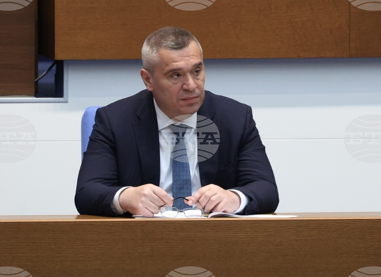 СподелиМинистър Георги Тахов изрази мнението че не съществуват икономически или