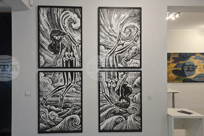 ОБНОВЕНА Дипломанти от Националната художествена академия представиха своите дипломни работи в изложба