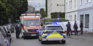 ОБНОВЕНА
                                                                                                Мъж се вряза с автомобил в група минувачи в германския град Пасау; няколко души са ранени