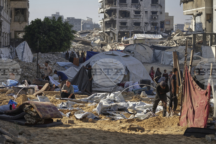 СподелиСпоред местните здравни власти поне 49 души са загинали при